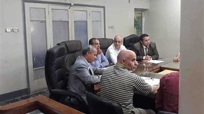 رئيس مركز أبوقرقاص يتابع تنفيذ المشروعات الخدمية