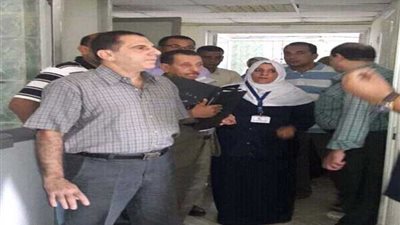 رئيس شبين الكوم يفاجئ القري ويحيل 5 موظفين للتحقيق