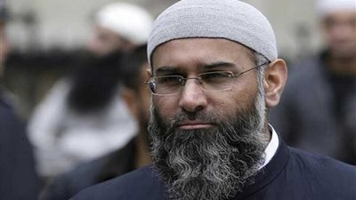 بريطانيا تفرج عن متطرف مؤيد لــ