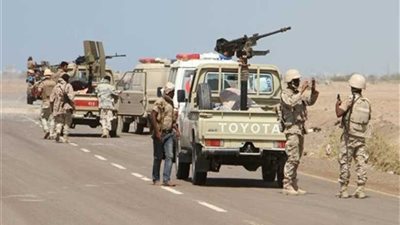 الجيش اليمني يقترب من إحكام السيطرة على مديرية الملاجم