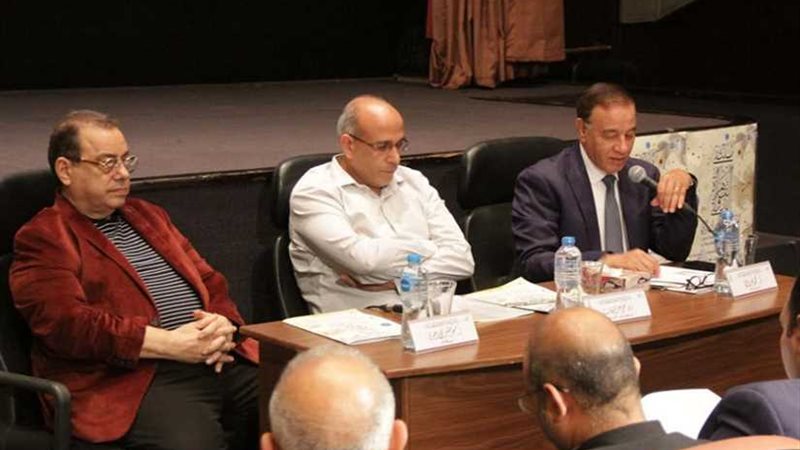 53 لوحة تعرض لأول