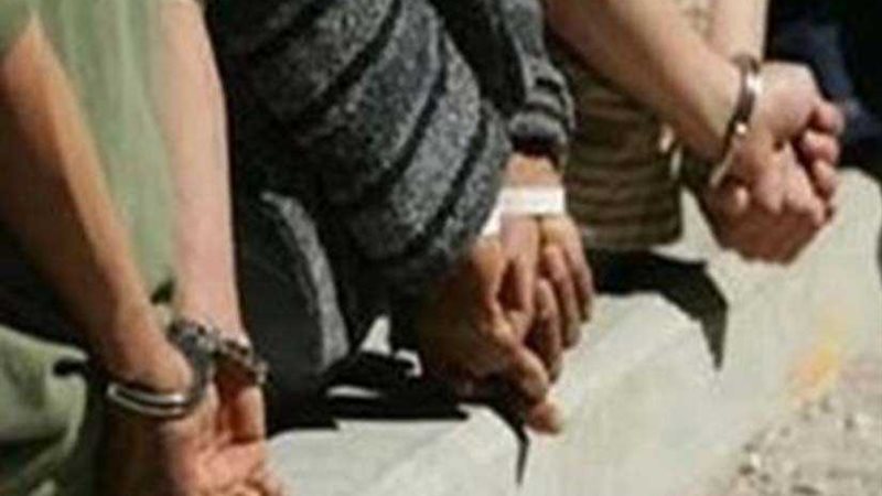 ضبط ٣ طلاب تسببوا