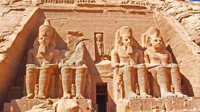 هدايا تذكارية بمناسبة تعامد الشمس على معبد أبو سمبل