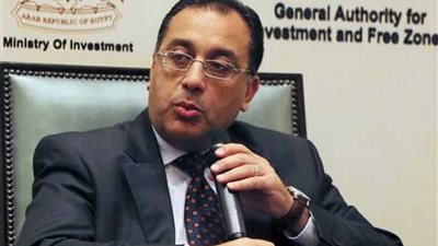 رئيس الوزراء يبحث تسويق منتجات 