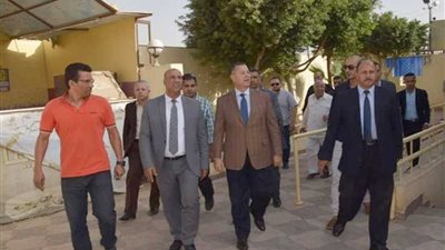 محافظ بني سويف يزور نادي متحدي الإعاقة