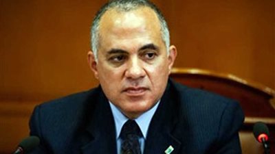 وزير الري يبحث تنفيذ الشبكات الحديثة على مستوى الجمهورية