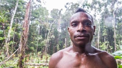 قبيلة منعزلة عن العالم تواجه خطر الانقراض (صور)