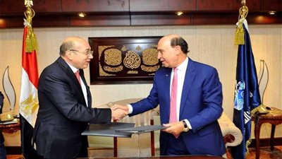 مميش يوقع اتفاق تسوية مع شركة محلية للأدوية