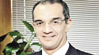 وزير الاتصالات أمام 