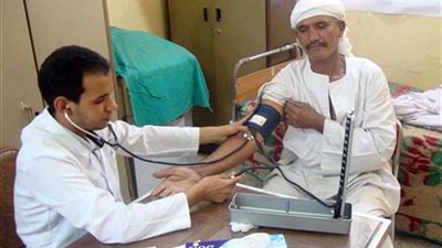 الأقصر: قافلة طبية للكشف على أسر الشهداء والمحاربين القدماء