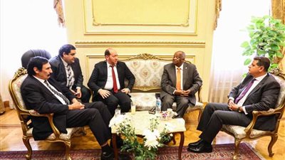 سفير أنجولا بـ