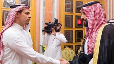 خادم الحرمين وولى العهد يستقبلان أسرة جمال خاشقجي