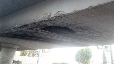 كسر فى كوبرى أكتوبر وبوابة روزاليوسف تحذر من كارثة.. صور