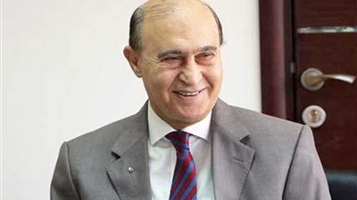 مميش يبحث مع مستثمري المنطقة الاقتصادية لقناة السويس تطورات مشروعاتهم