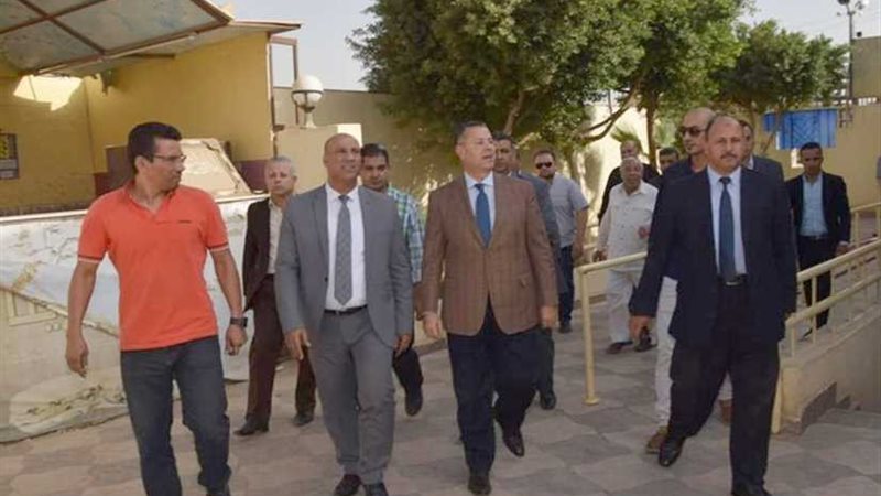 محافظ بني سويف يزور