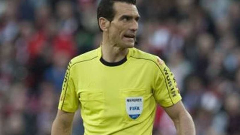 سانشيز حكمًا لكلاسيكو