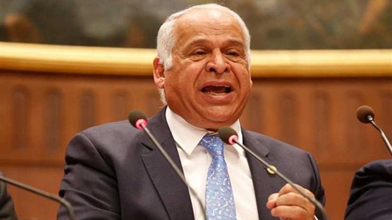 فرج عامر يحذر من