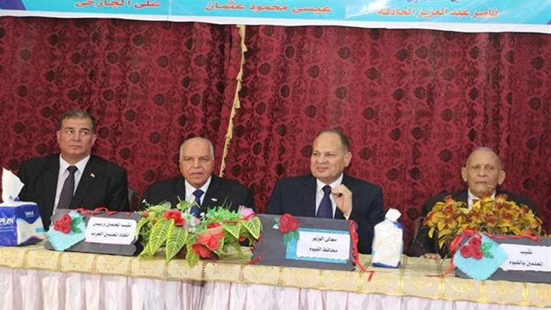 نقيب المعلمين يكرم