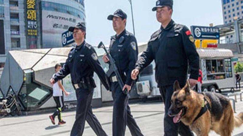 مقاضاة ثلاثة مسؤولين