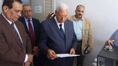 محافظ الدقهلية يبدى استيائه من وجود 20مكتباً بالديوان العام لتلقى الشكاوى بدون فائدة