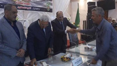 تكريم 60 من عمال النظافة بشربين