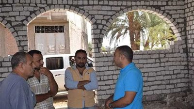 رئيس مركز أبو قرقاص يتابع مستوى الخدمات المقدمة بالقرى