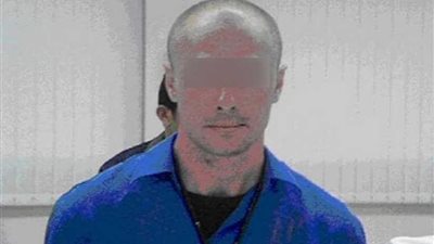 يغتصب طفلة عمرها عامان و يصورها 