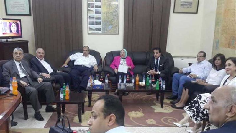 6 وزراء يتفقدون الري