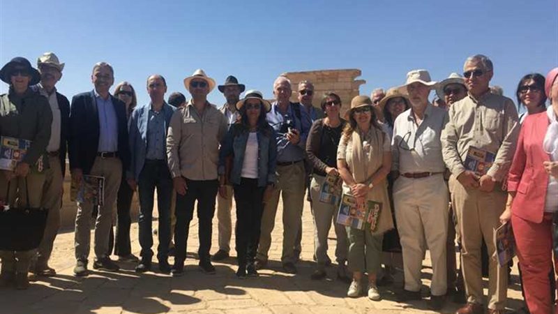 وزير الآثار يصطحب