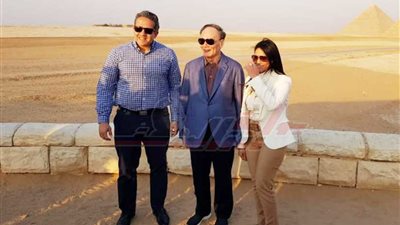 نائب الرئيس الصيني يزور منطقة الأهرامات بالجيزة (صور)