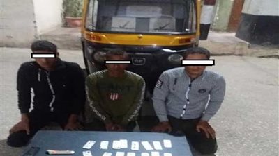 ضبط ٣ عمال سرقوا توك توك بالإكراه بالقوصية