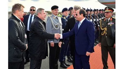 موجز الرابعة..السيسي يصل برلين للمشاركة فى القمة الإفريقية .. وتألق محمد صلاح يتصدر الصحف الإنجليزية