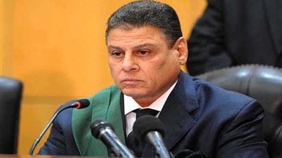 قاضي اقتحام السجون يخرج متهمًا لتجريحه الشاهد