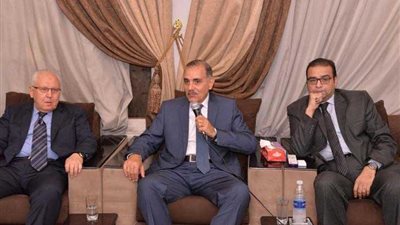 مجلس إدارة نادي قضاة أسيوط يكرم المحافظ لمجهوداته في النهوض بالخدمات المقدمة للمواطنين.. 