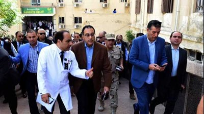 رئيس الوزراء يتفقد مستشفى الحروق والتجميل بههيا