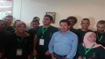 وزير الشباب يلتقي مجموعة من المشاركين في مهرجان 