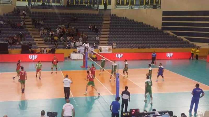 الجزائر تهزم العراق