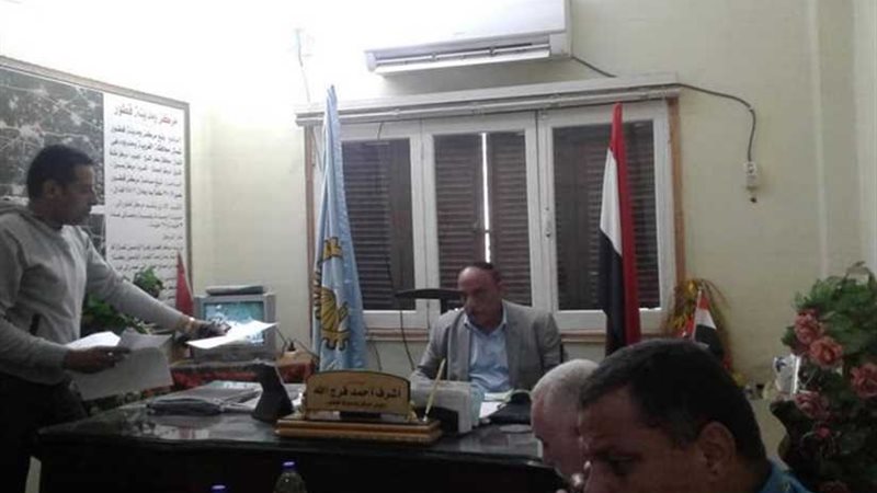 بالصور.. قطور تناقش