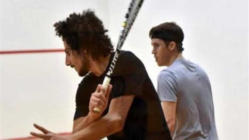 مازن هشام يتأهل للدور