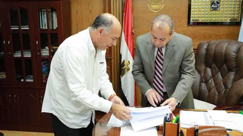 محافظ كفرالشيخ يناقش