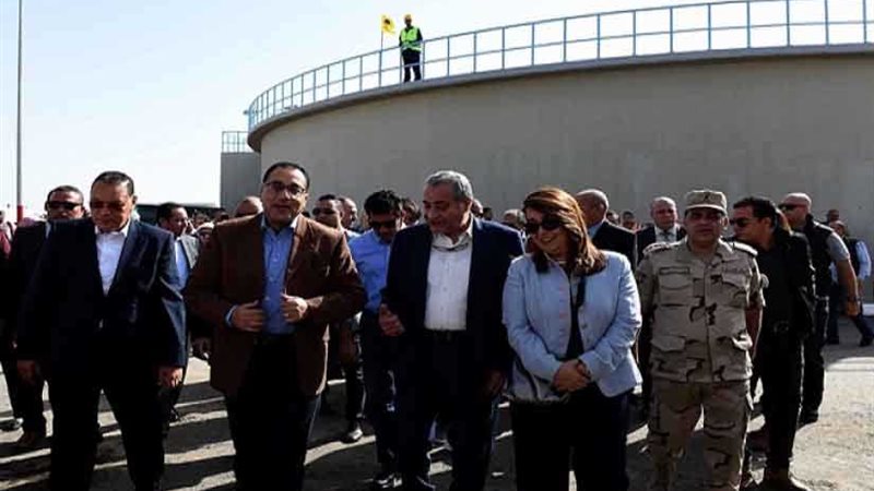 رئيس الوزراء يبدأ