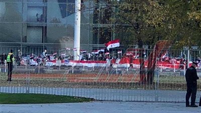 أبناء الجالية المصرية في ألمانيا ينظمون وقفة حب وتأييد للرئيس السيسي ببرلين