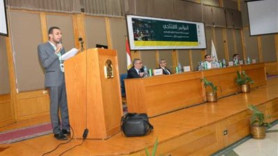 نائب رئيس جامعة أسيوط يشارك في المؤتمر الافتتاحي لنموذج محاكاة 