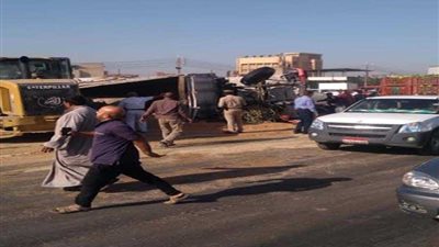 تعطل الحركة المرورية بالطريق الزراعي بالبحيرة 