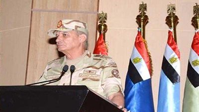 وزير الدفاع يلتقي برجال قوات الدفاع الجوي