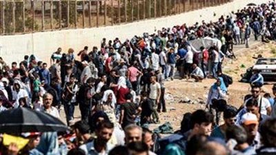 آلاف الفنزويليين يتجمعون على الحدود مع بيرو للحصول على الإقامة