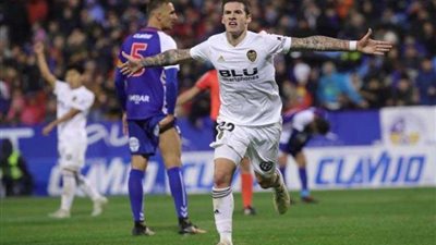 فالنسيا يفوز على إيبرو 2/1 وتعادل لوجو وليفانتي