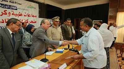 توزع 25 شهادة أمان علي الأسر الأكثر احتياجاً بـ 