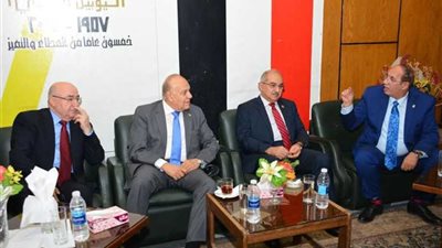 بروتوكول خماسي بين 75357 و2020 لعلاج الأورام بأسيوط.. صور