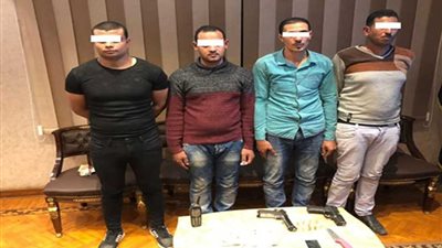 القبض على 4 انتحلوا صفة ضباط شرطة بالإسكندرية.. صور